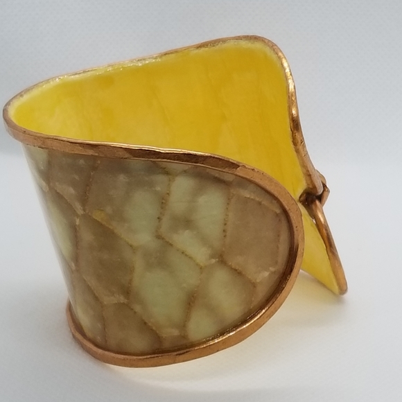 E Snake Skin Cuff Yellow Interior - Picture 2 of 10